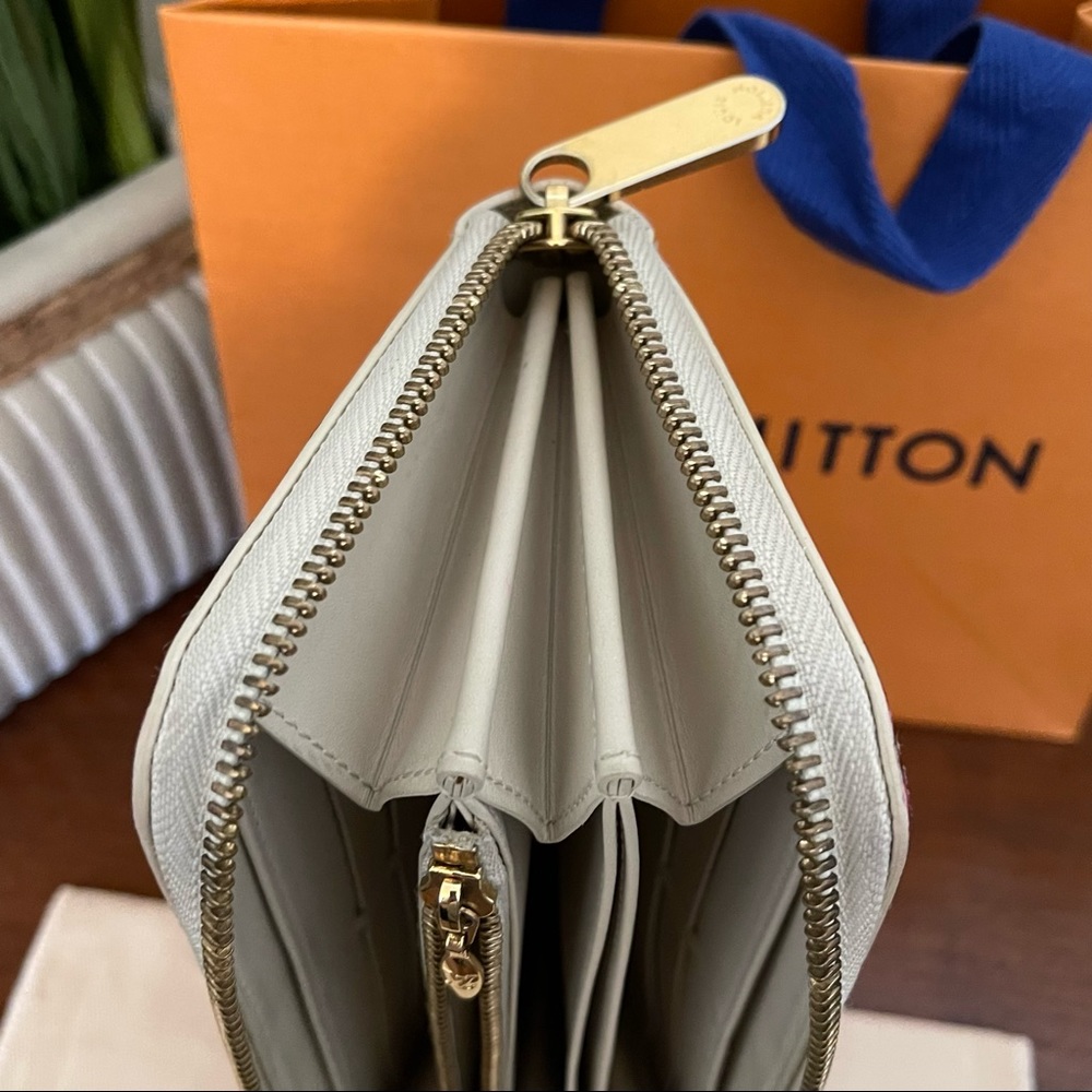 Louis Vuitton Stephen Sprouse Blanc Corail Vernis Leopard Zippy Limited Edition - Picture 9 of 15